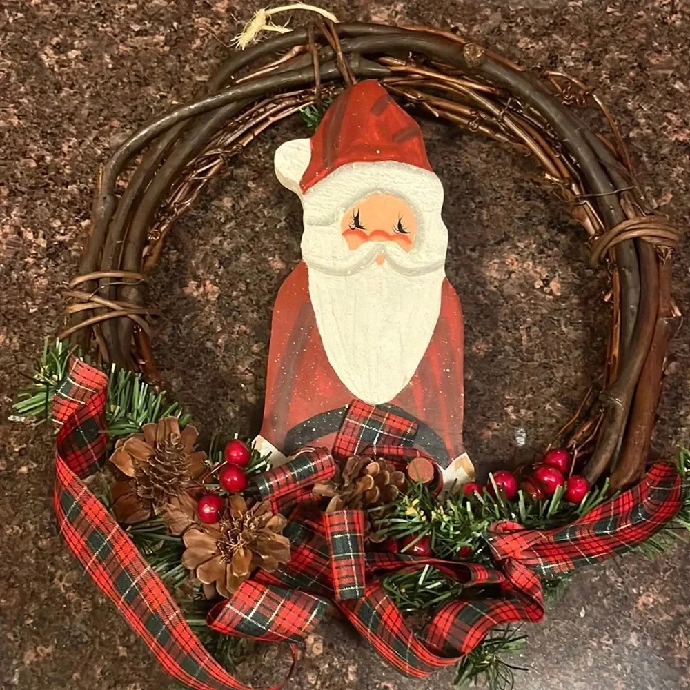 Christmas‎ Wreath Hand-painted Wooden Santa Decoration 13” Pinecones Holly